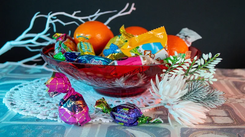 review Hi88 cá cược - Casino Trực Tuyến Uy Tín | sweets,  candies,  heals,  dessert,  chocolate candies,  fruit,  tangerines,  snacks,  vases,  glass,  crystal,  crystal candy bowls,  tablecloth,  tableware,  holiday dishes,  red crystal,  baccarat,  ussr,  the product